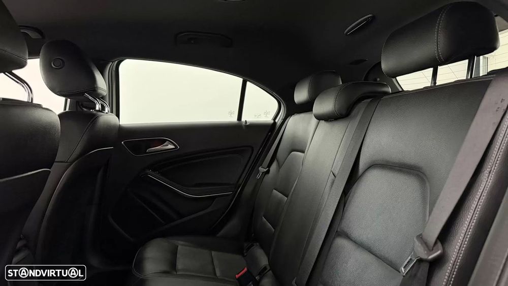 Mercedes-Benz A 180 d 7G-DCT Urban - 23