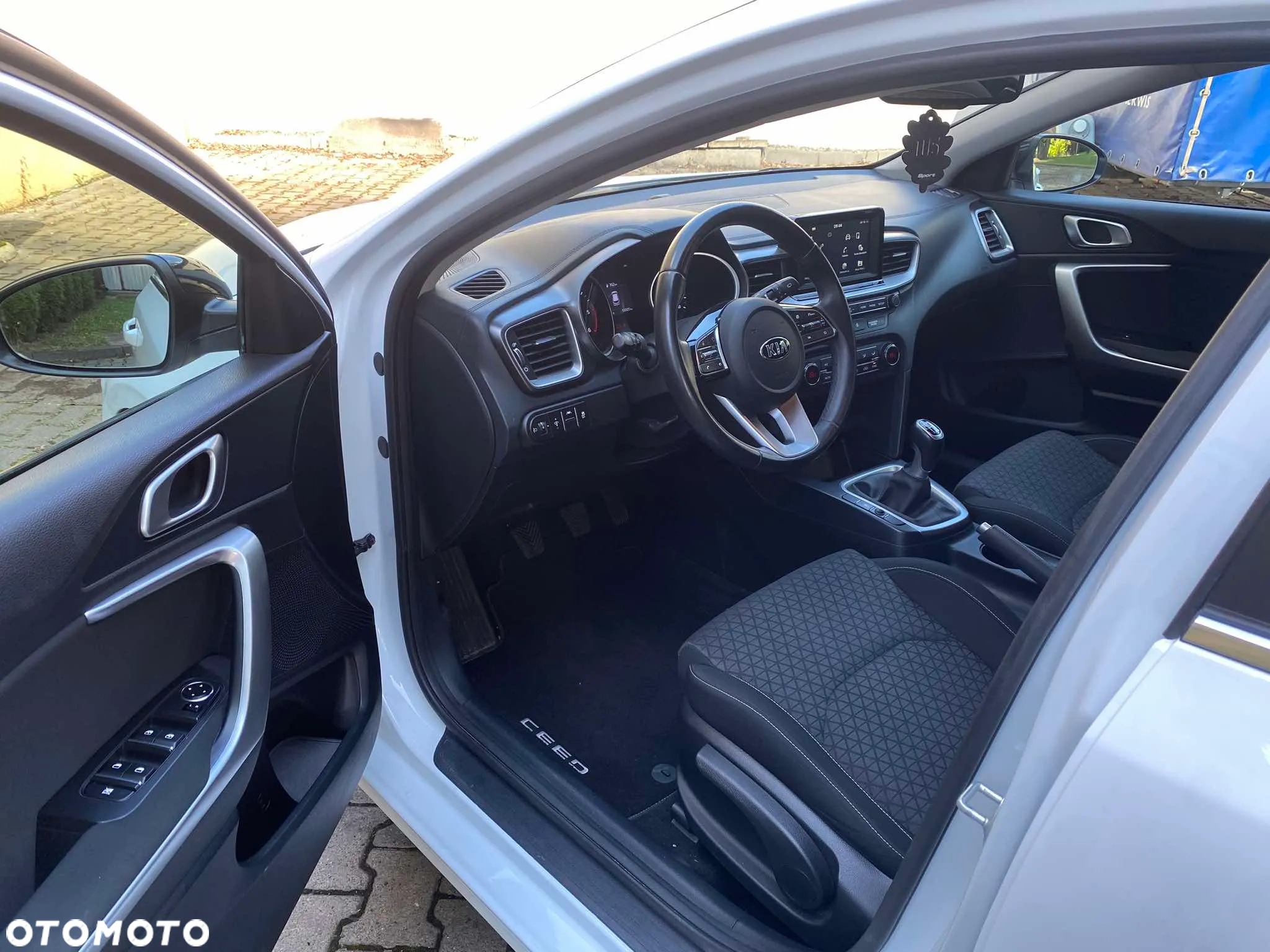 Kia Ceed - 26
