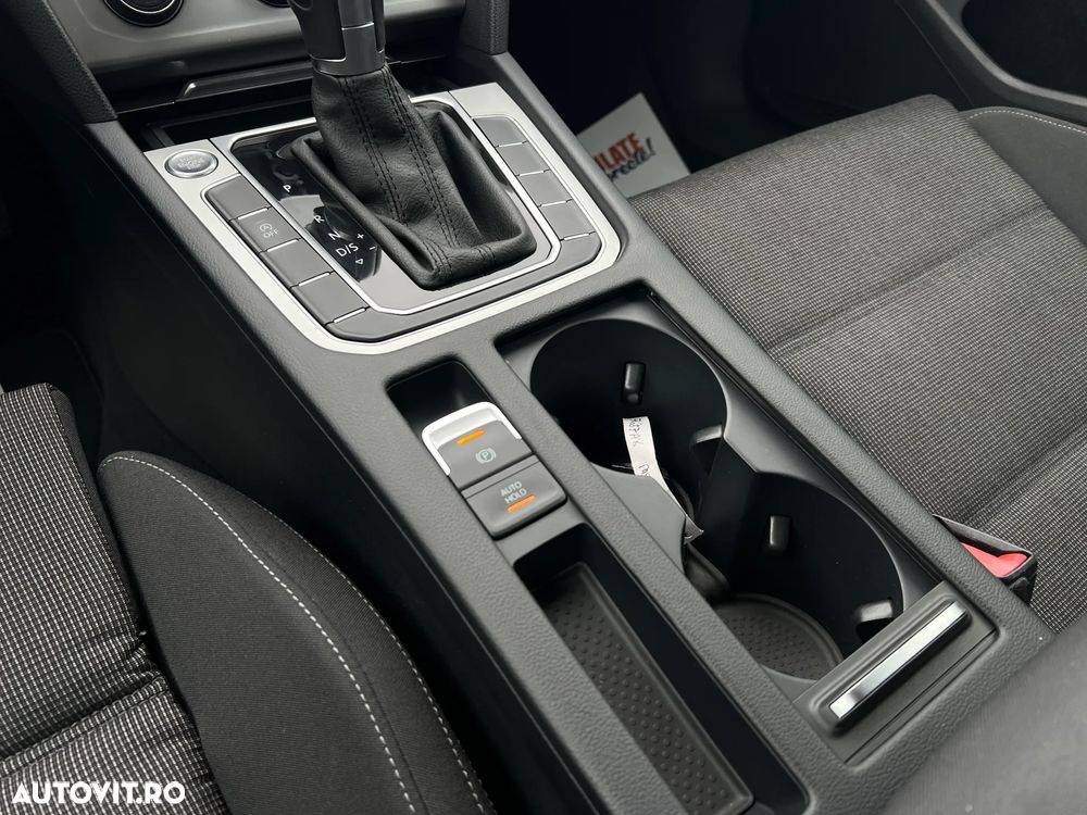 Volkswagen Passat 2.0 TDI DSG Comfortline - 12