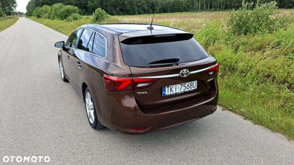 Toyota Avensis 2.0 D-4D Premium - 9