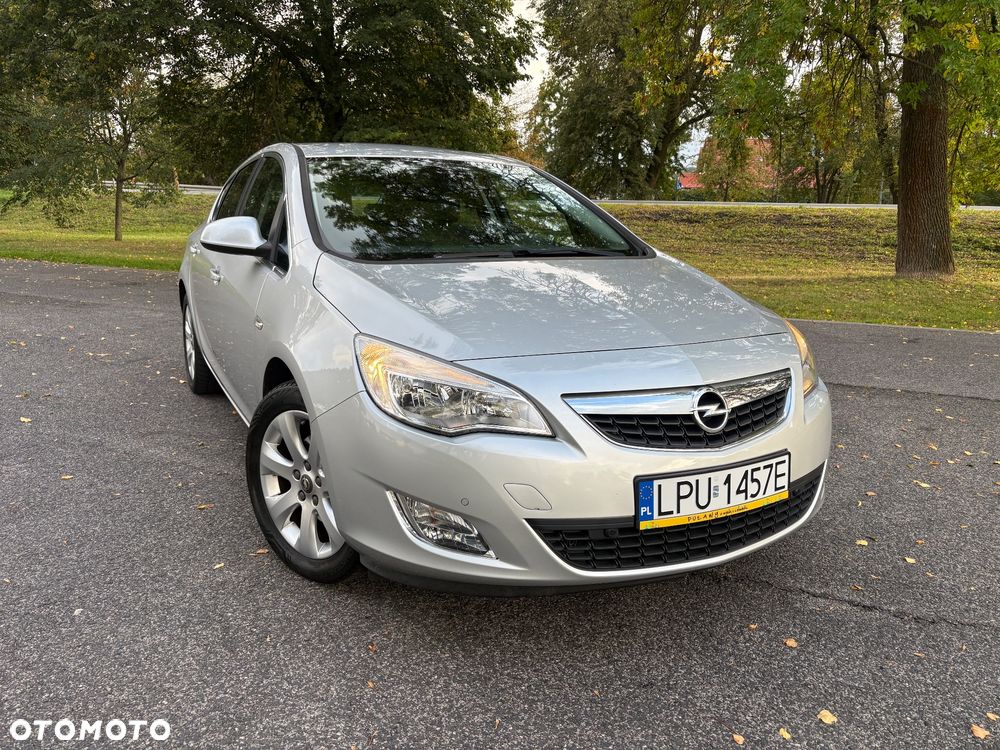 Opel Astra 1.6 T SIDI Cosmo S&S
