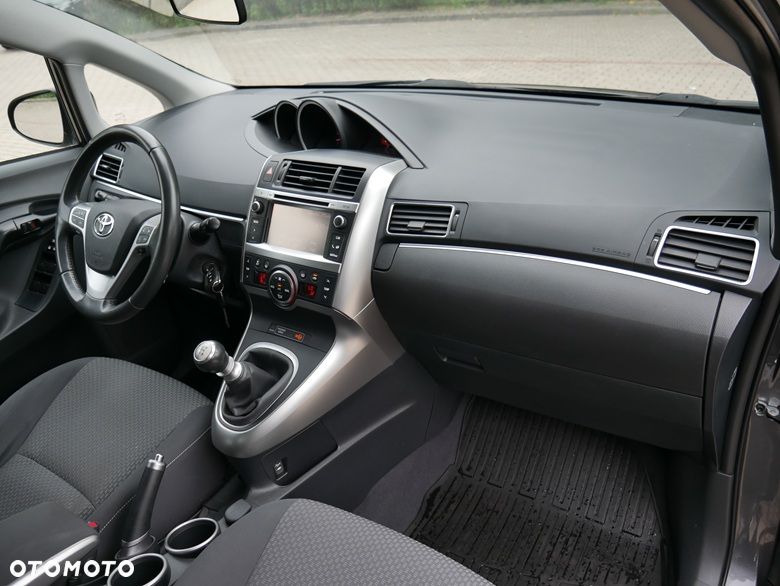 Toyota Verso 1.8 Edition - 6