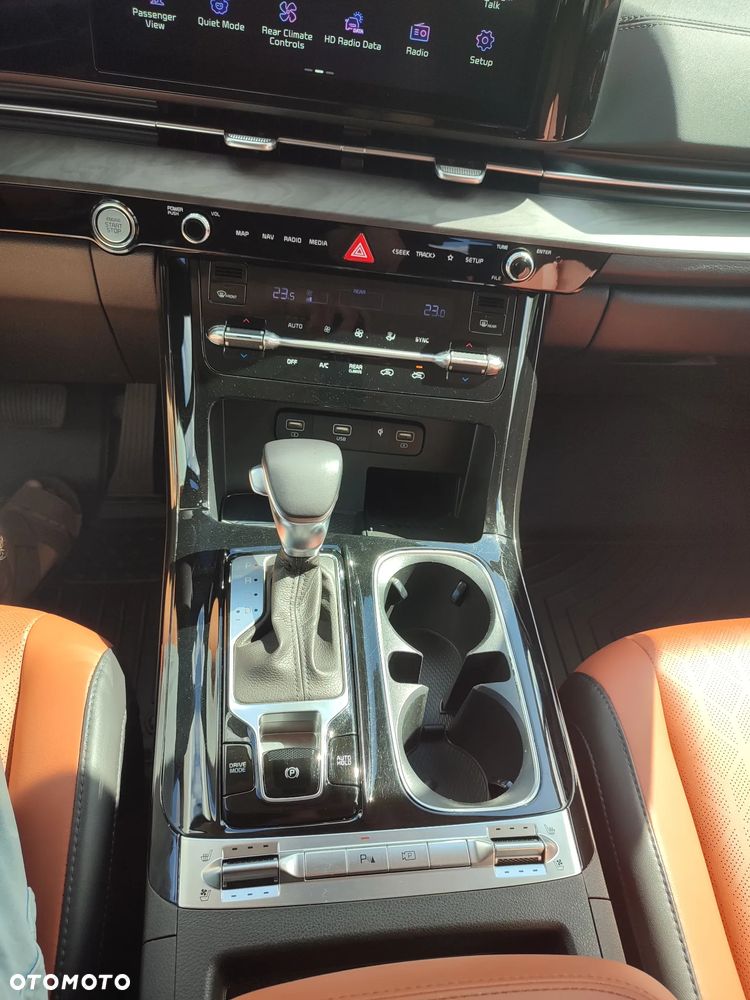 Kia Carnival - 13