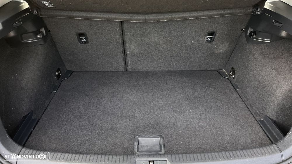 VW Golf 1.6 TDI Trendline - 11