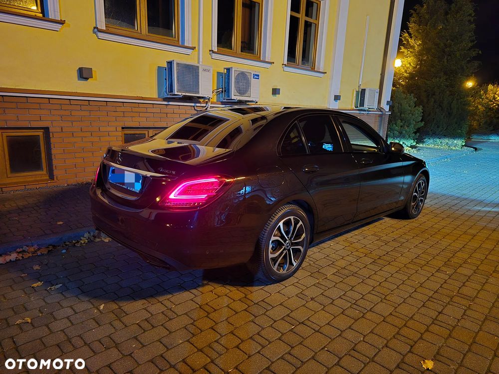 Mercedes-Benz Klasa C 220 d 4MATIC 9G-TRONIC - 10