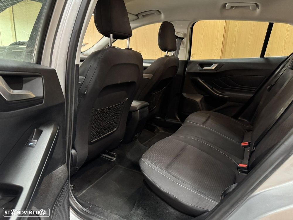 Ford Focus SW 1.5 TDCi EcoBlue ST-Line - 19