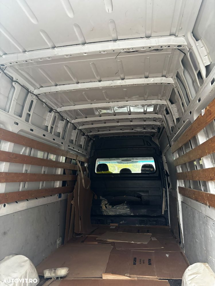 Mercedes-Benz Sprinter - 8