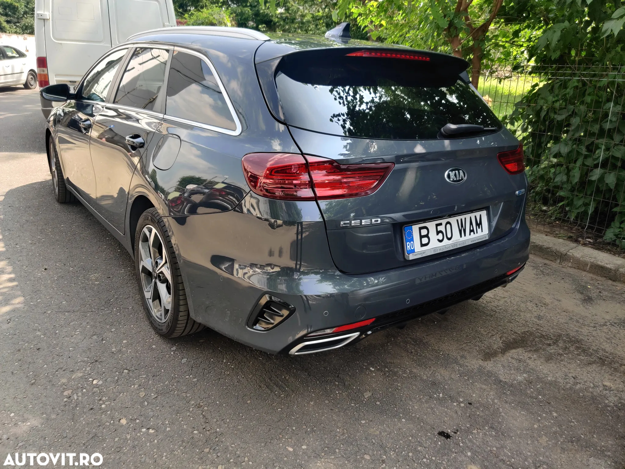 Kia Ceed - 4