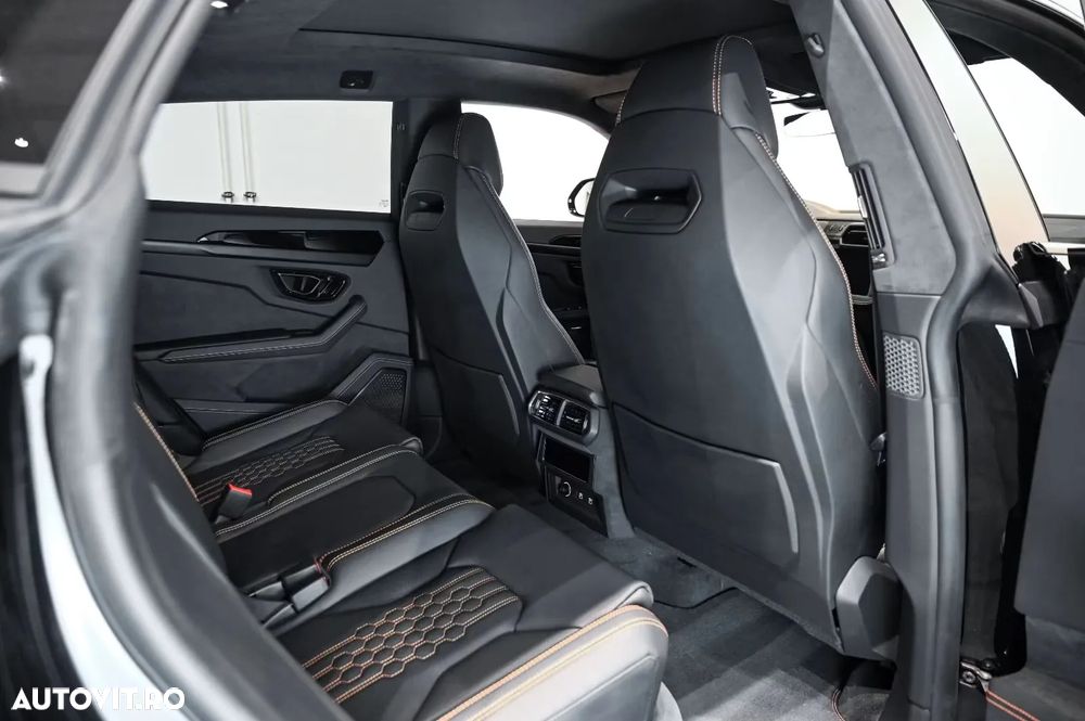 Lamborghini URUS - 17