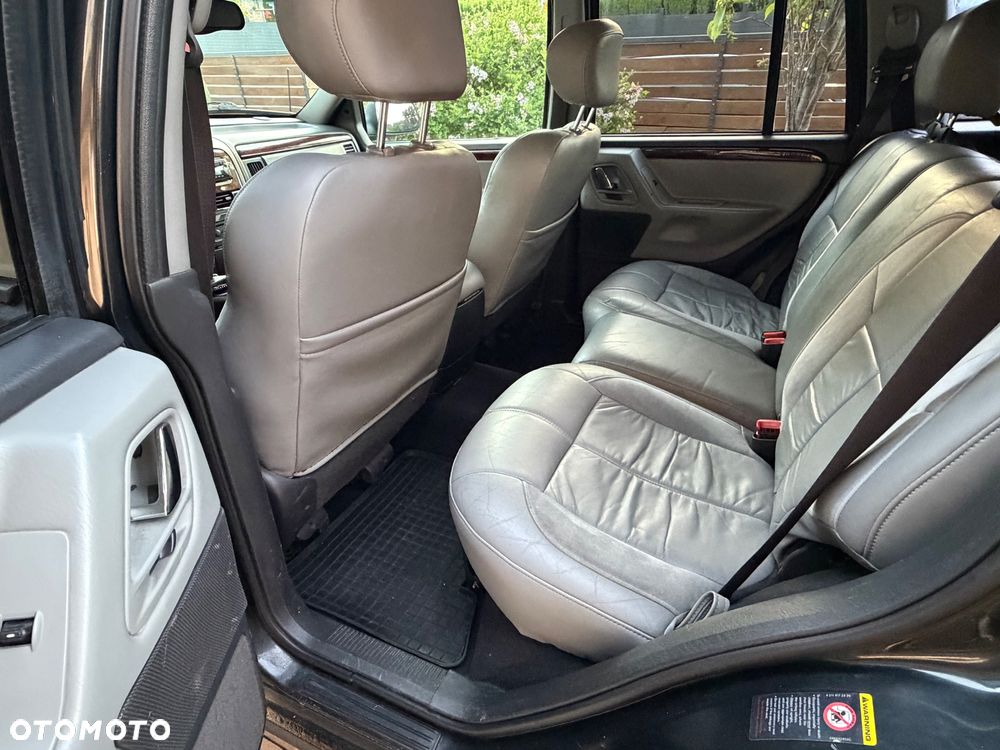 Jeep Grand Cherokee - 8
