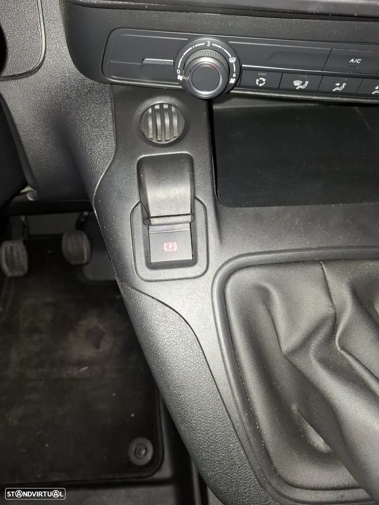 Peugeot Partener  1.5 Blue HDI Pro Standard 3 lugares - 15