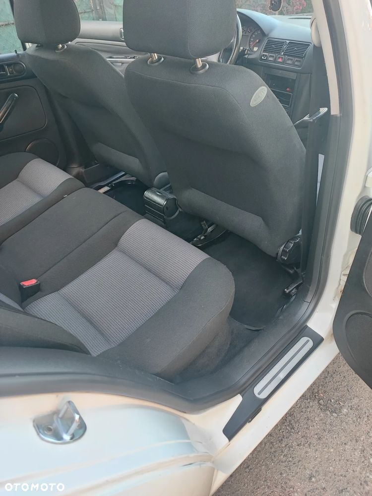 Volkswagen Golf - 31