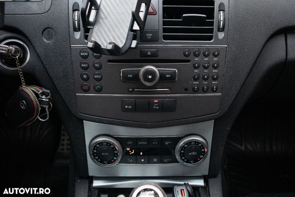 Mercedes-Benz C 220 CDI DPF BlueEFFICIENCY SPORT EDITION - 3