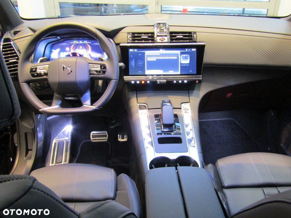 DS Automobiles DS 7 Crossback - 17