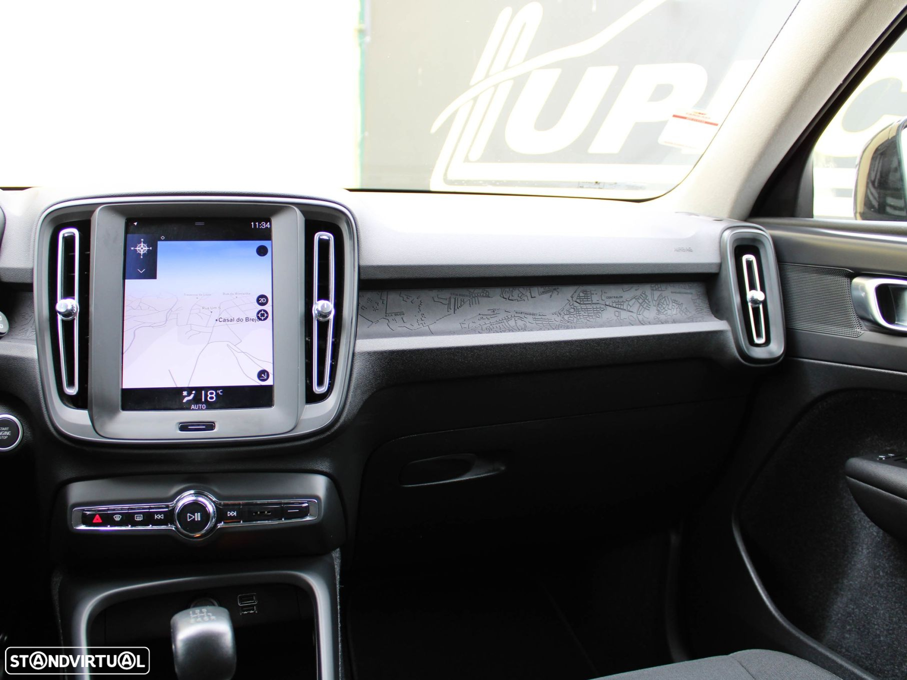 Volvo XC 40 2.0 D3 Momentum Core - 26
