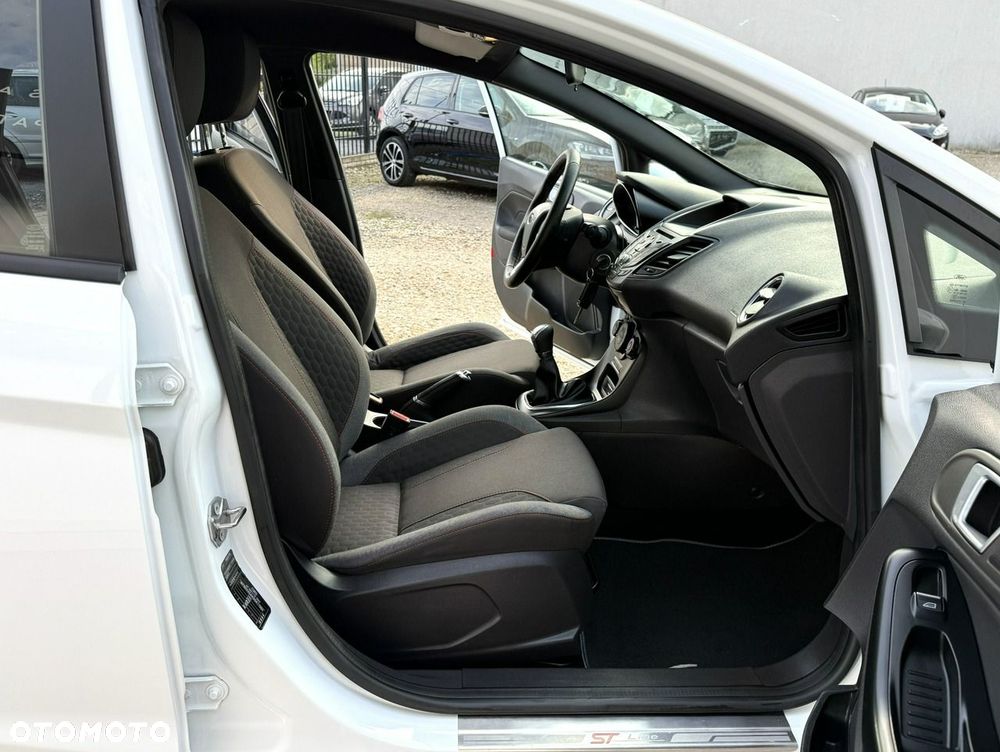 Ford Fiesta 1.0 EcoBoost S&S ST-LINE X - 24