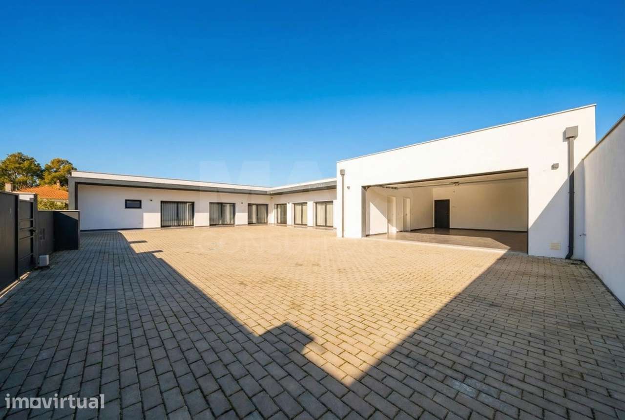 Moradia T3 Térrea Moderna em terreno c/ 2.610m2 - Grande imagem: 4/42