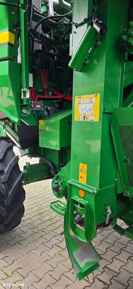 John Deere S770 - 8