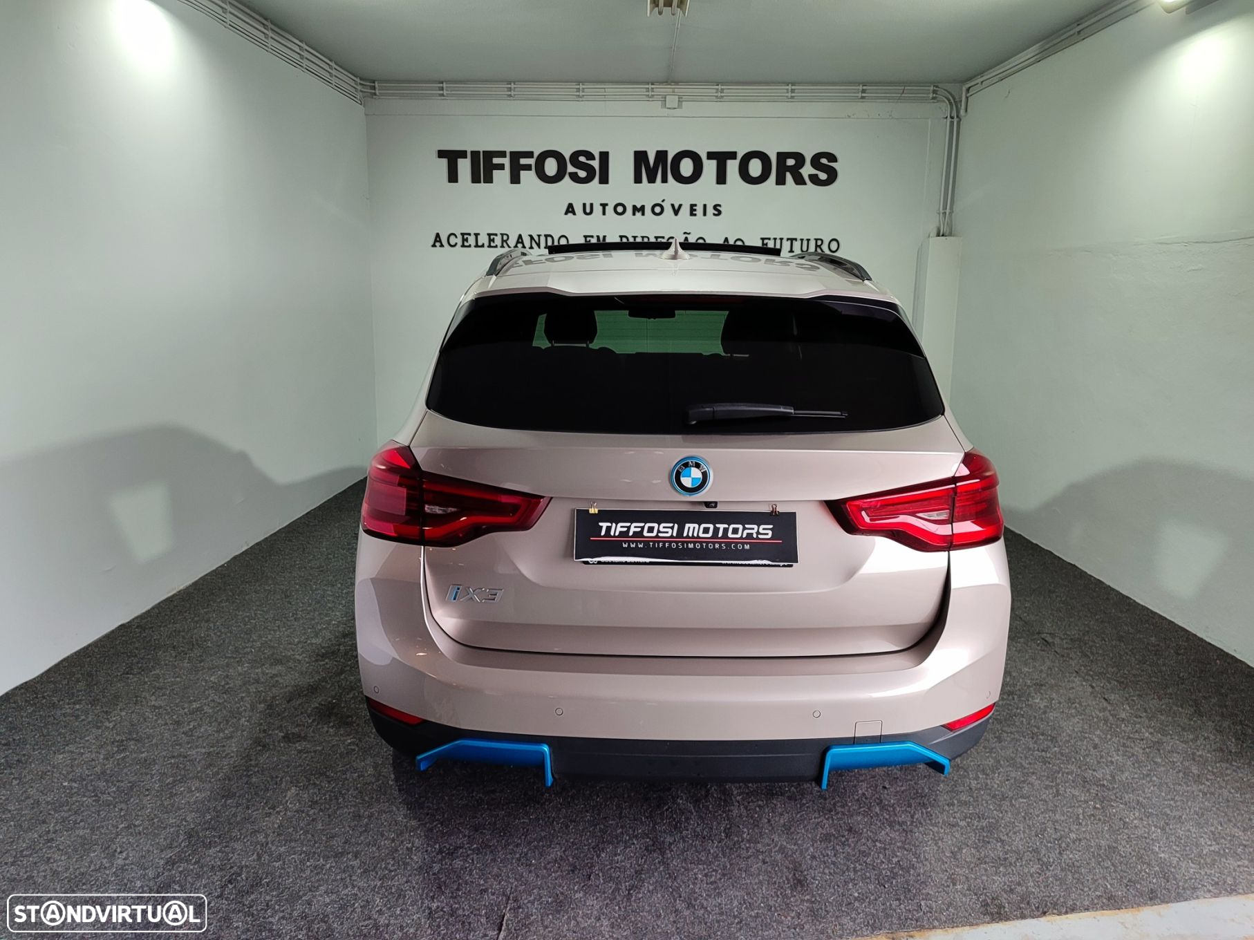 BMW iX3 Inspiring - 12