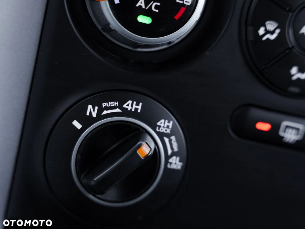 Suzuki Grand Vitara 1.9 DDiS Comfort + DPF Family - 26