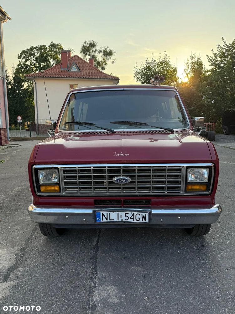 Ford Econoline - 4
