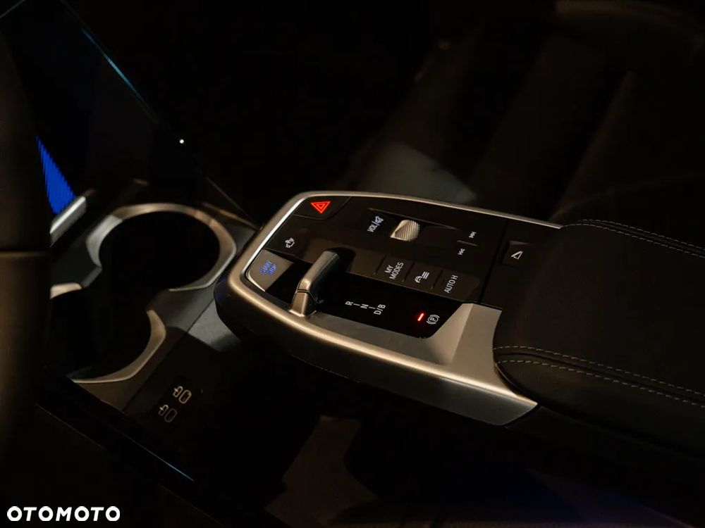 BMW iX2 - 9