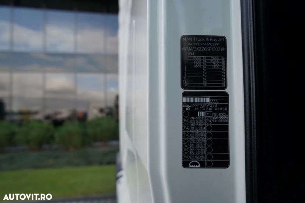 MAN TGX 18.460 / MEGA / PLATĂ JOSĂ / SCAUN REGLABIL / NAVIGAȚIE - 38