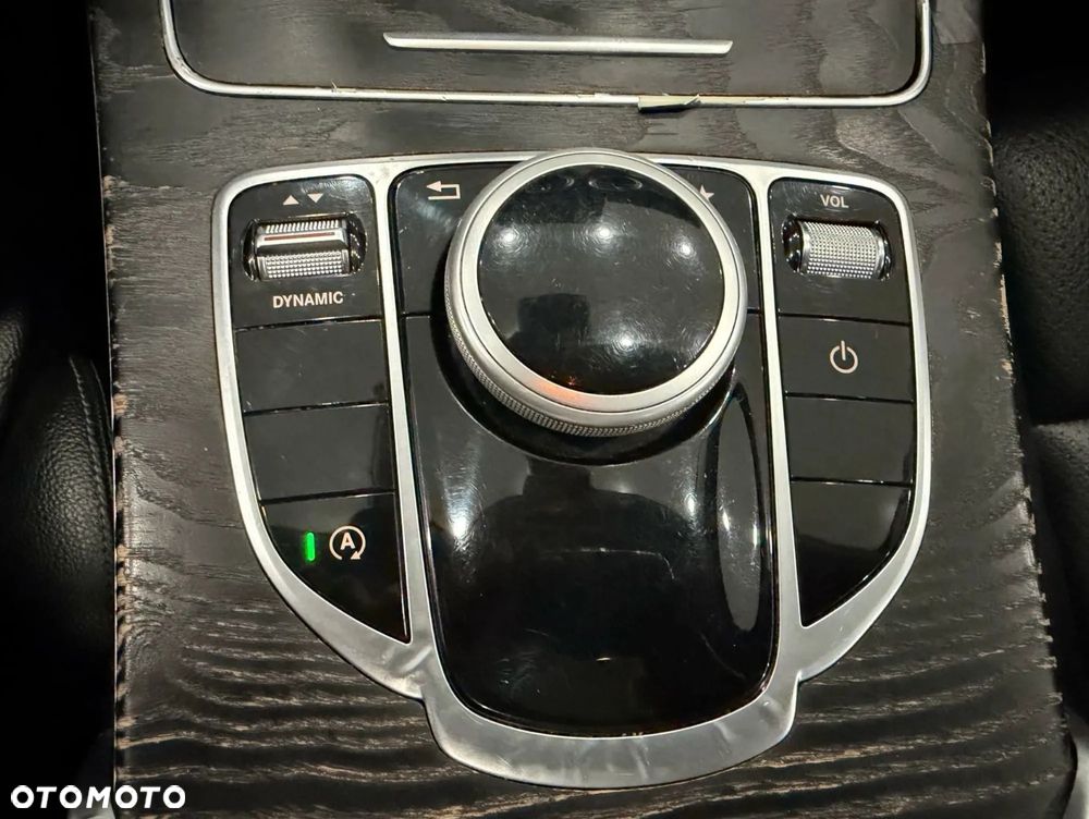 Mercedes-Benz Klasa C 300 7G-TRONIC - 21