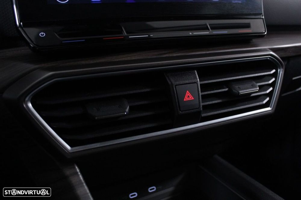 SEAT Leon 1.4 e-Hybrid Xcellence DSG - 29