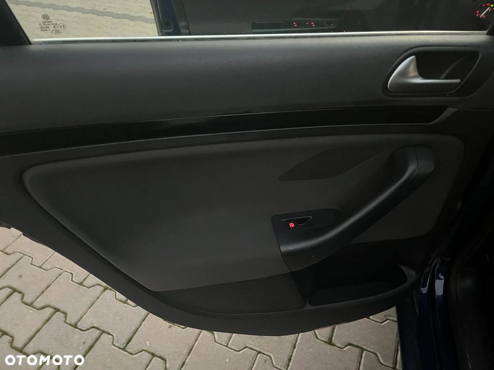 Volkswagen Golf 1.2 TSI BlueMotion Technology Comfortline - 26