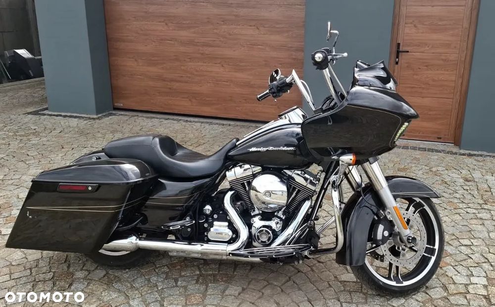 Harley-Davidson Touring Road Glide - 2