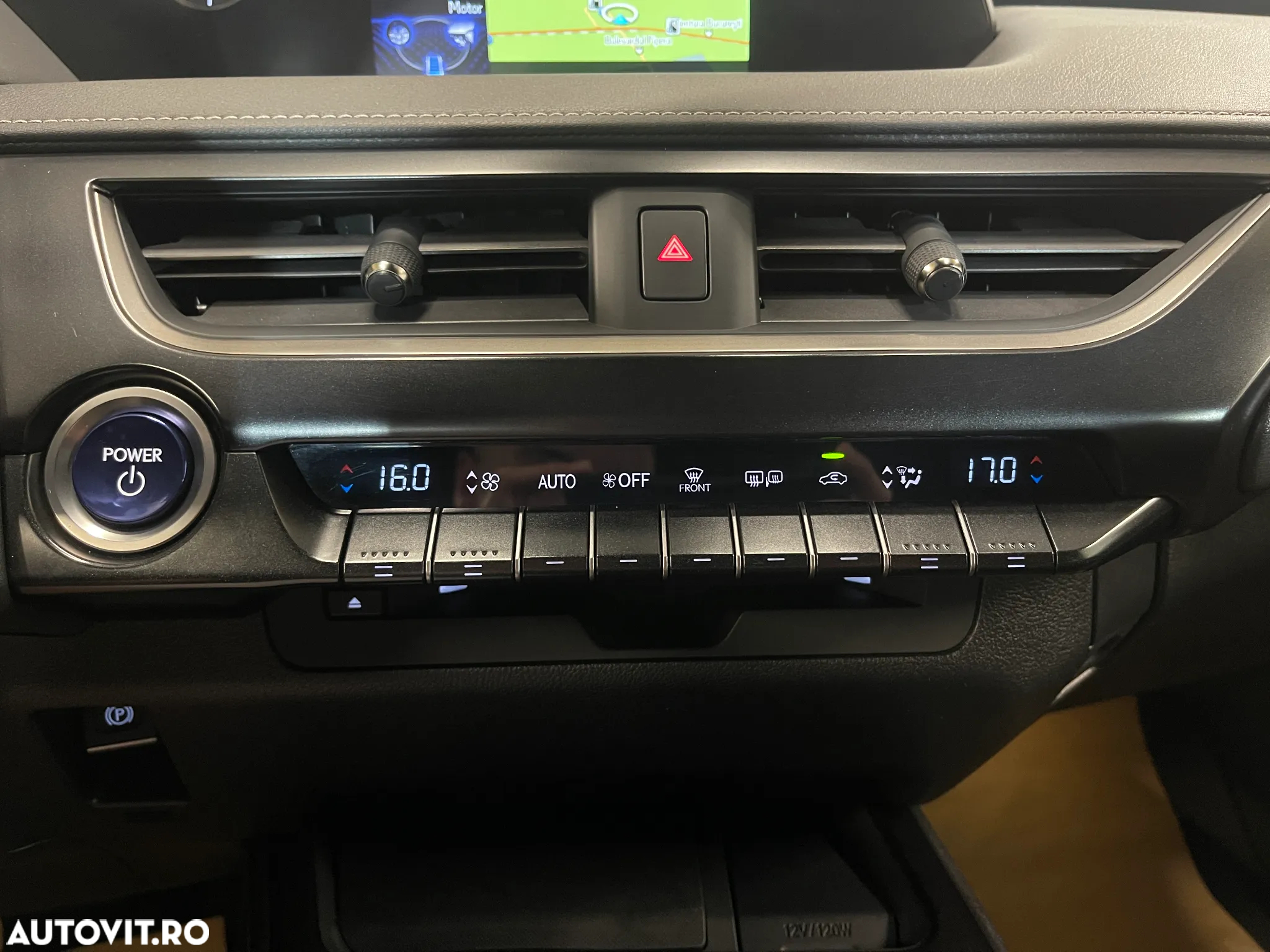 Lexus UX - 16