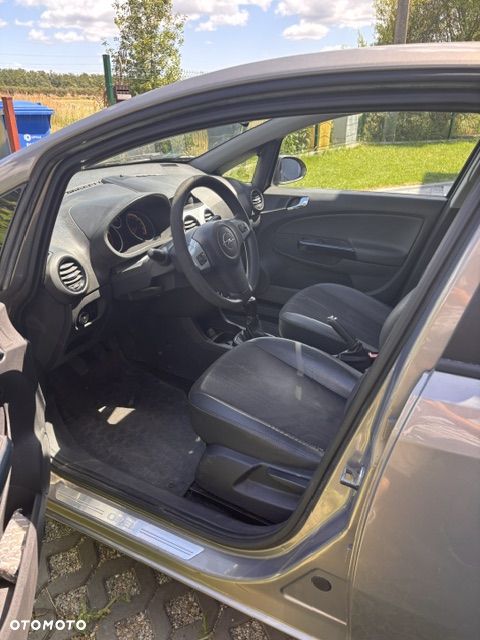 Opel Corsa 1.2 16V Enjoy - 9