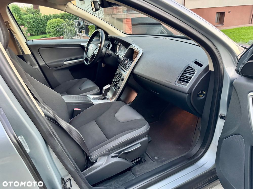 Volvo XC 60 D4 Geartronic Momentum - 15