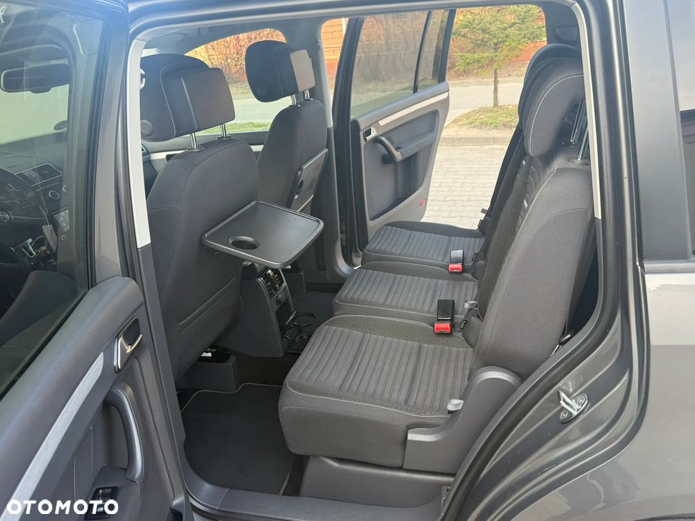 Volkswagen Touran - 29