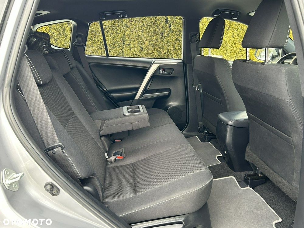 Toyota RAV4 - 9