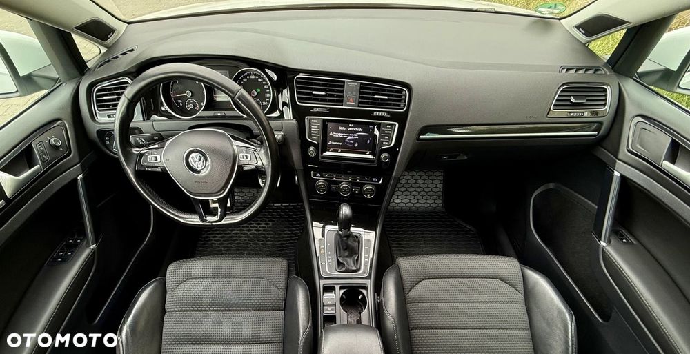Volkswagen Golf - 5