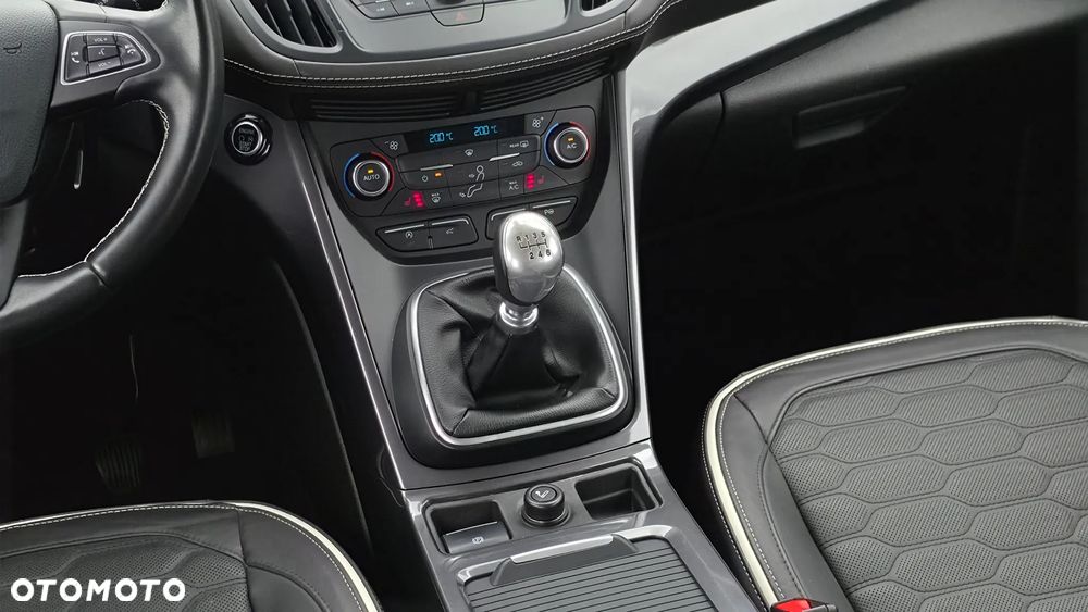 Ford Kuga - 37