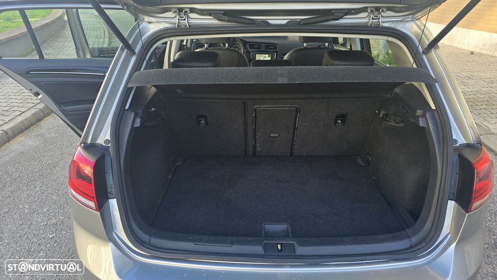 VW Golf 1.6 TDi DPF DSG Highline - 19