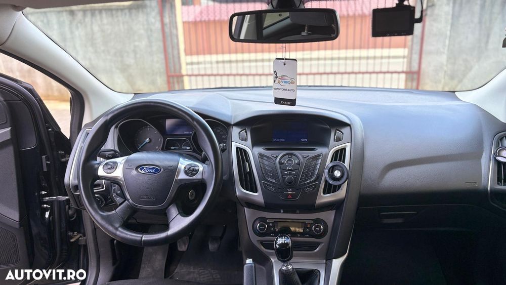 Ford Focus - 33