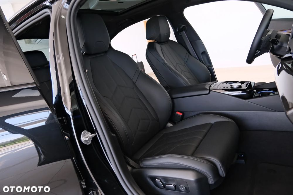 BMW Seria 5 520d xDrive mHEV M Sport - 26
