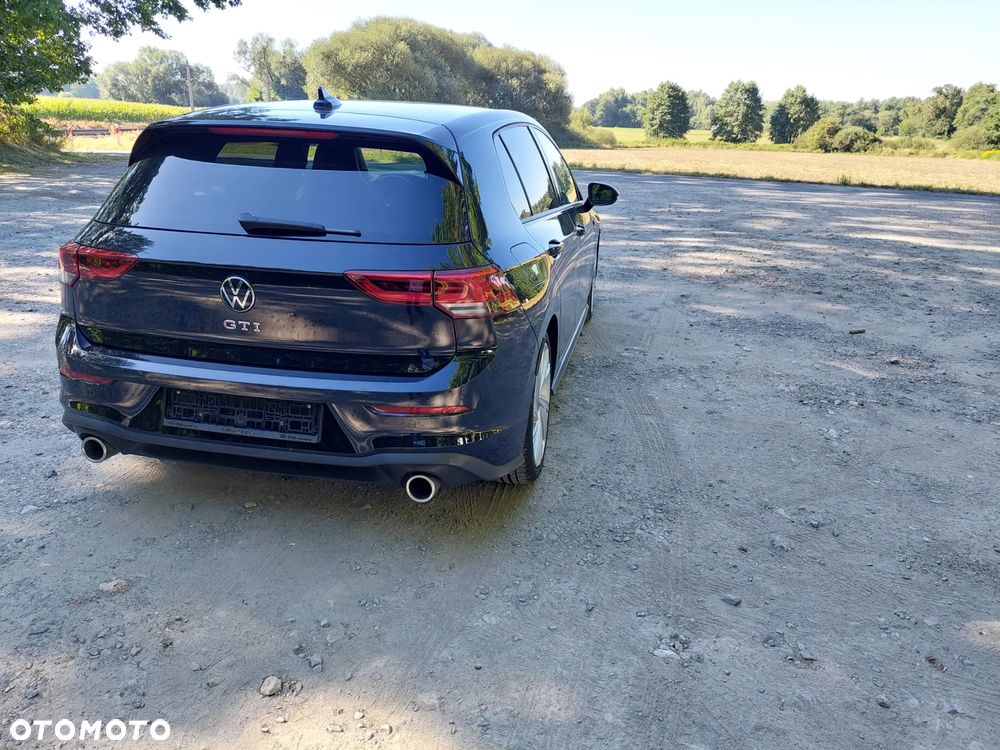 Volkswagen Golf - 6