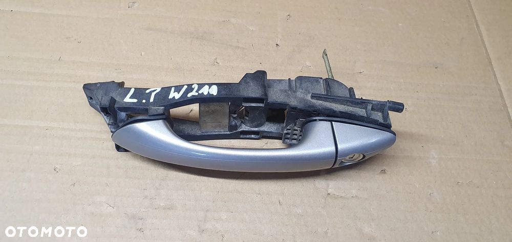Klamka lewa przednia lewy przód Mercedes E-Klasa W211 - 1