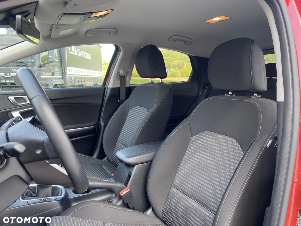 Kia XCeed 1.5 T-GDI M - 12