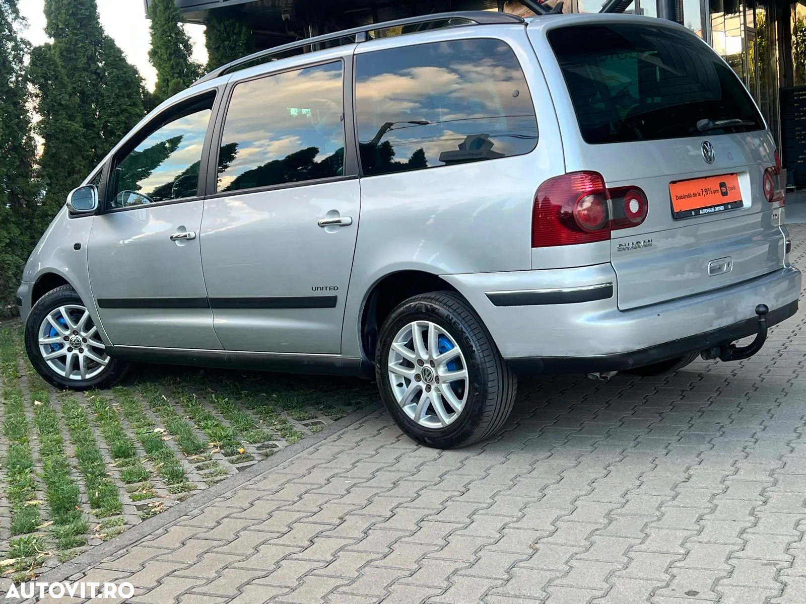 Volkswagen Sharan 1.9 TDI Highline Aut - 3