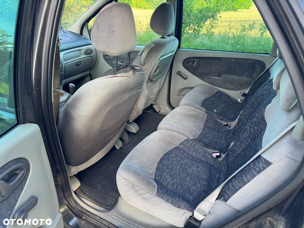 Toyota Prius - 6