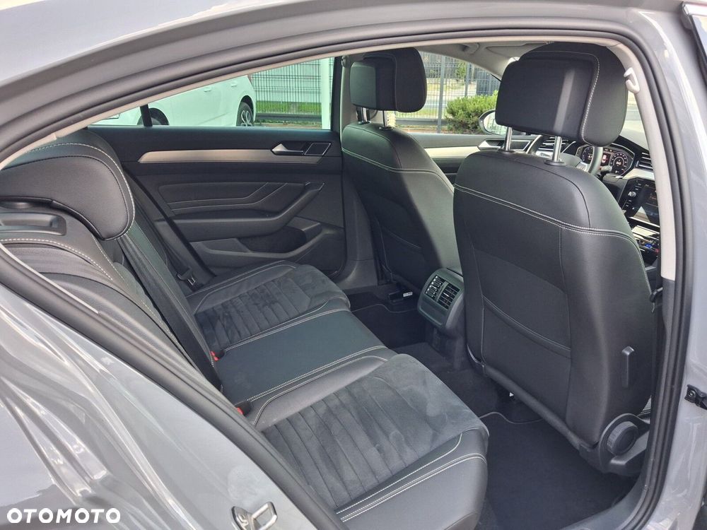 Volkswagen Passat - 13