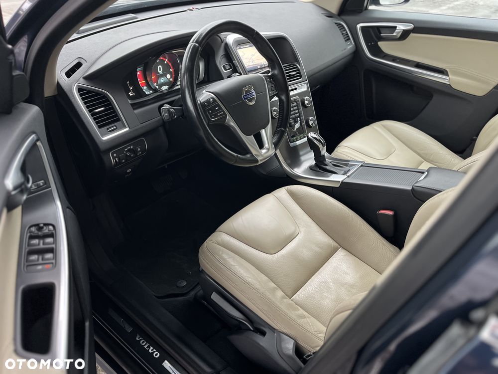 Volvo XC 60 D4 Geartronic Momentum - 16