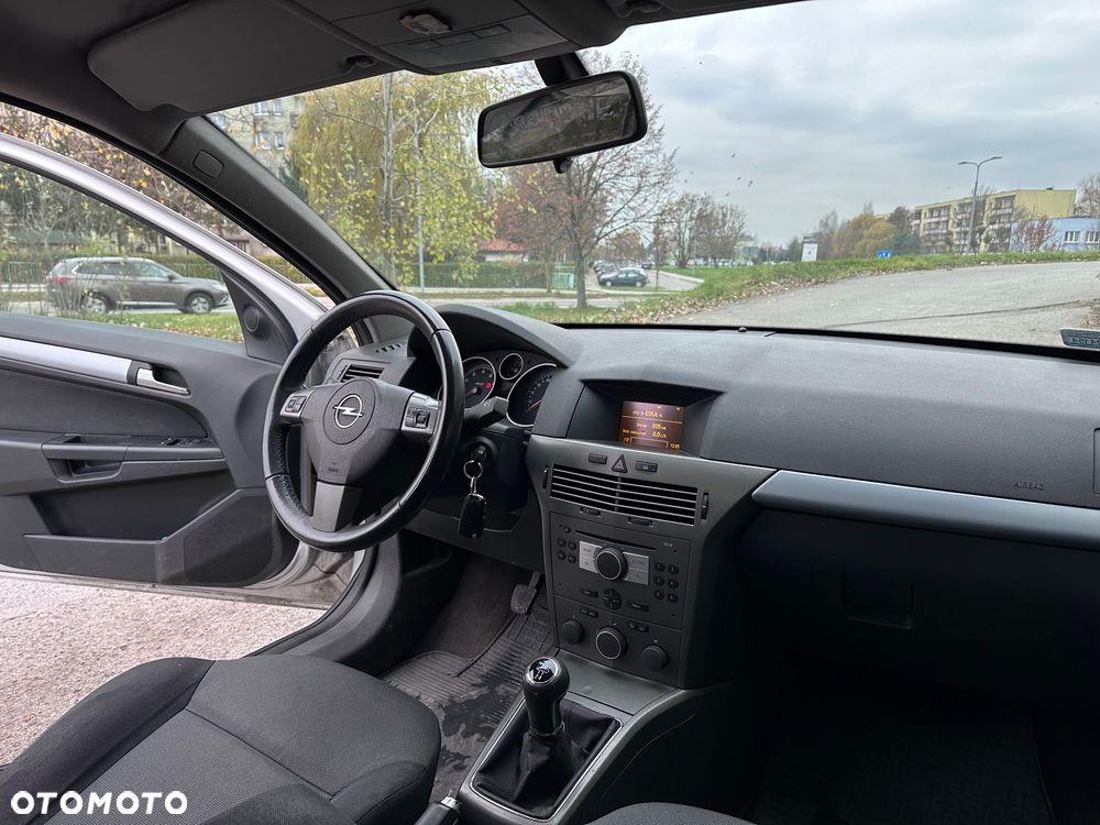 Opel Astra 1.6 Essentia - 15