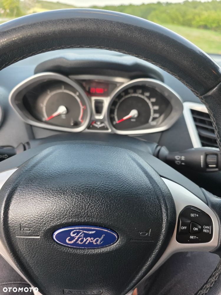 Ford Fiesta 1.6 TDCi Titanium - 8
